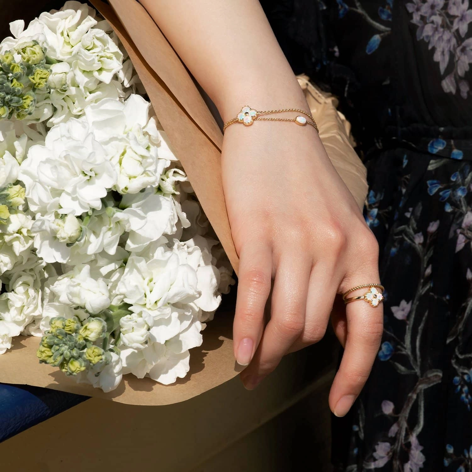 Chloe - 18K Opal Ring