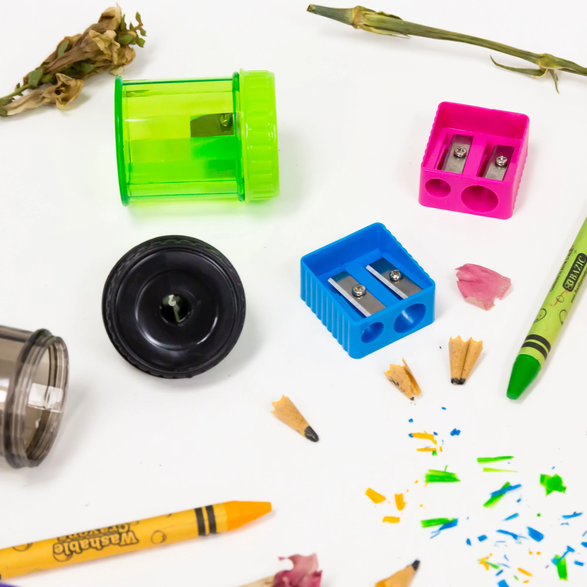 Dual Blade 2 Sharpener   2 Round Receptacle Sharpener