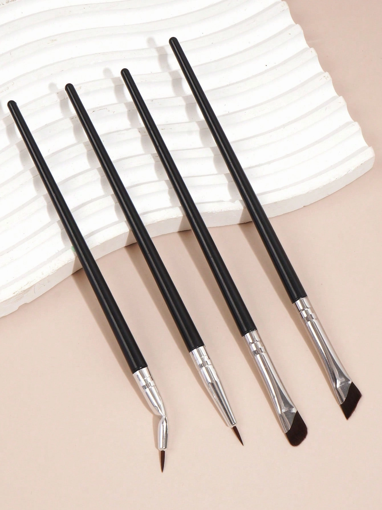MAANGE 4pcs Professional Eye Makeup Brush Set,Eye Shadow Brush,Eyebrow Brush,Eyeliner Brush,Makeup Tools With Soft Fiber For Easy Carrying,Brush For Travel