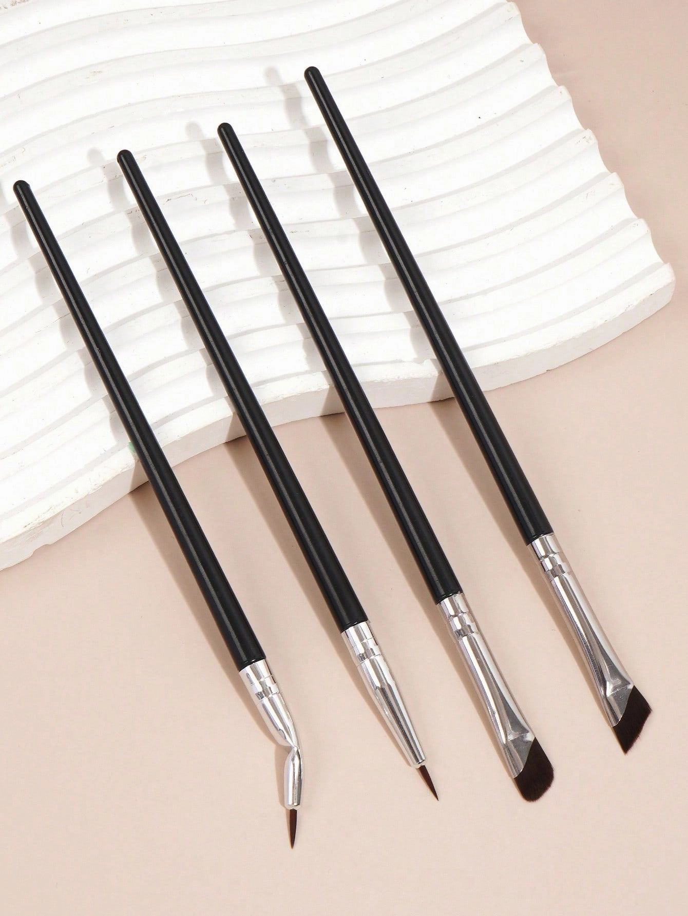 MAANGE 4pcs Professional Eye Makeup Brush Set,Eye Shadow Brush,Eyebrow Brush,Eyeliner Brush,Makeup Tools With Soft Fiber For Easy Carrying,Brush For Travel
