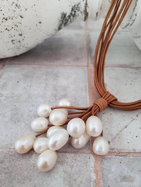 Pearl Cluster Necklace - Tan Leather